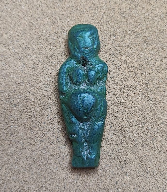 « Vénus au cou perforé », Grottes de Grimaldi, Gravettien